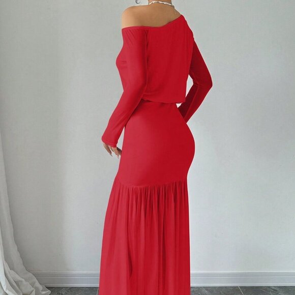 Red Elegant Women's Asymmetric Neck Pleated Long Sleeve maxi Dress - Picture 3 of 5